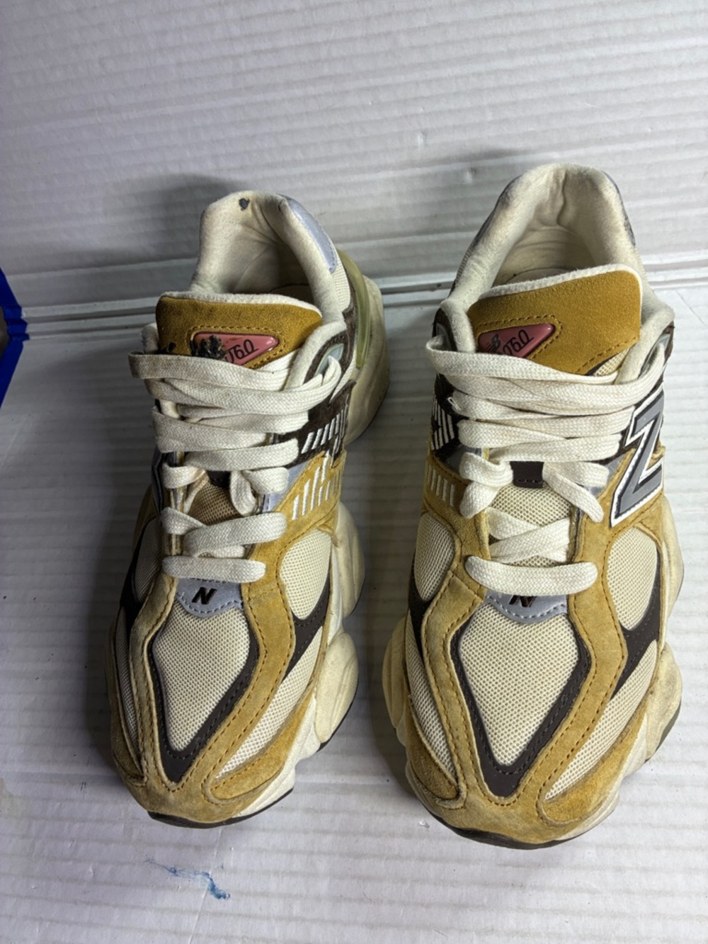 New Balance Beige & Mustard Suede USED SKU U9060WOR
